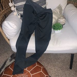 Size Large Tik Tok butt lift leggings